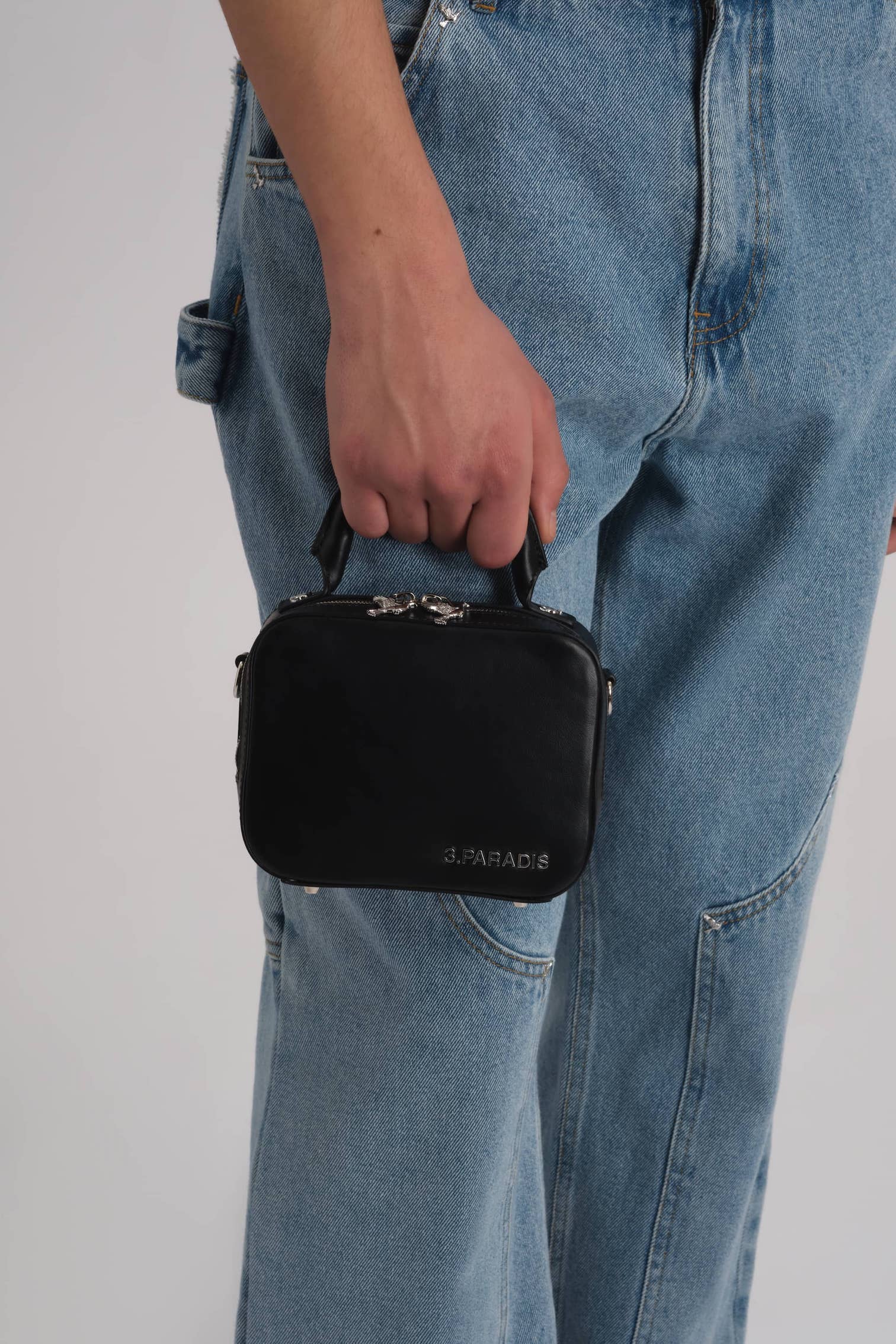 L'attaché Mini